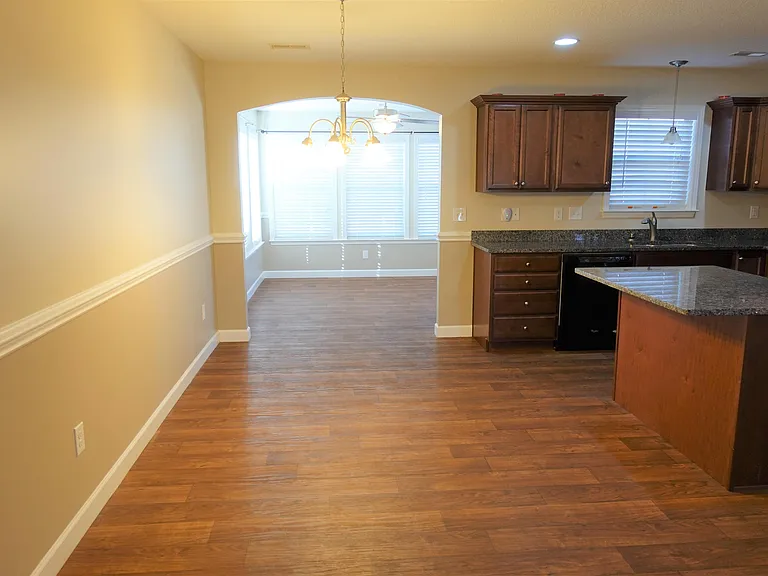 610 Flintrock Dr — Photo 10