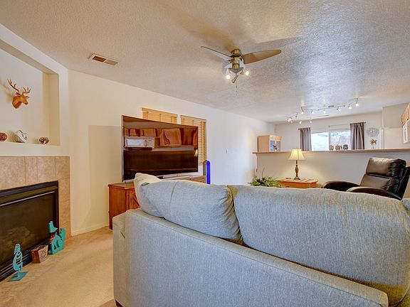 3rd image of 9509 Valle Vidal Pl SW
