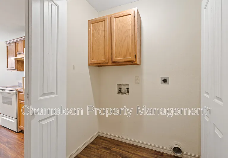 2910 Dawn Ct #C — Photo 9