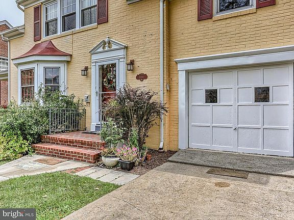 2nd image of 1014 Woodland Way