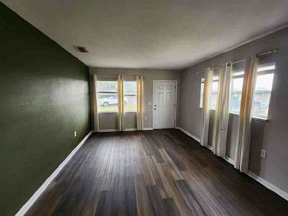 Additional Living Room