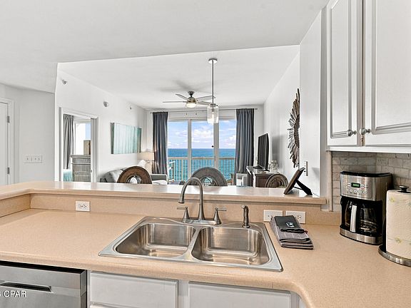 3rd image of 5115 Gulf Dr Unit 705