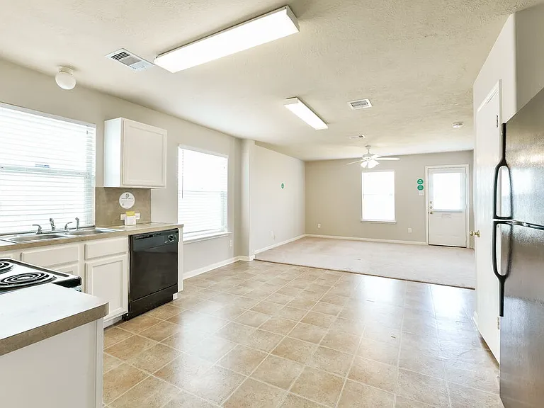 13118 Kingston Point Ln — Photo 7
