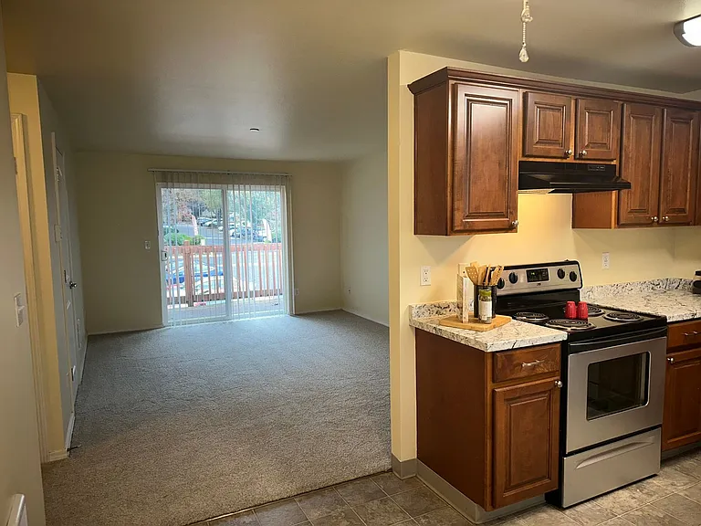 7946 SE Monroe St — Photo 3