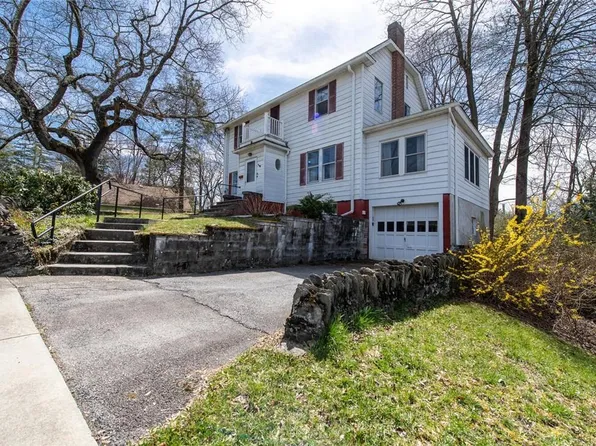 18 Rosalind Road, Poughkeepsie, NY 12601