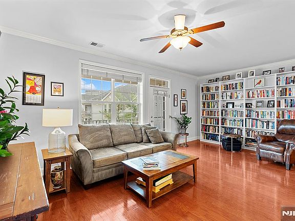 4th image of 8 Cliff Rd APT B3