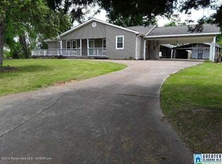 17 7th Ave SW, Graysville, AL 35073
