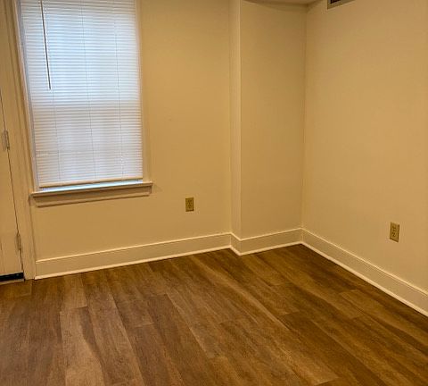 4th image of 40 E Main St #10