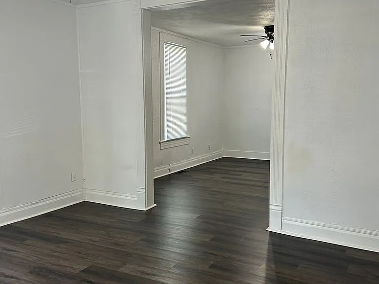 1005 Cincinnati St — Photo 3