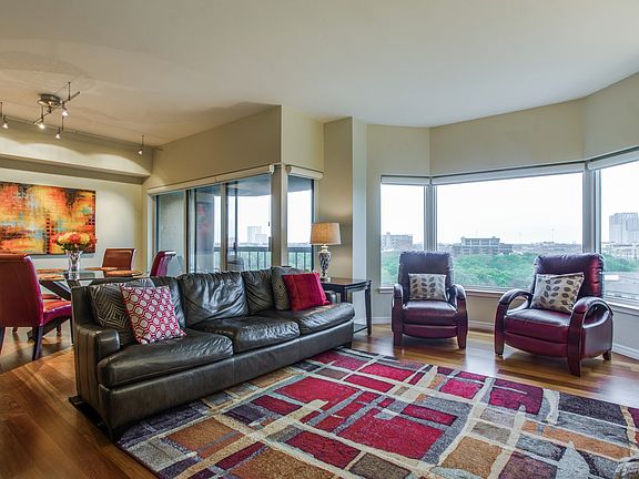 2nd image of 3030 McKinney Ave APT 802