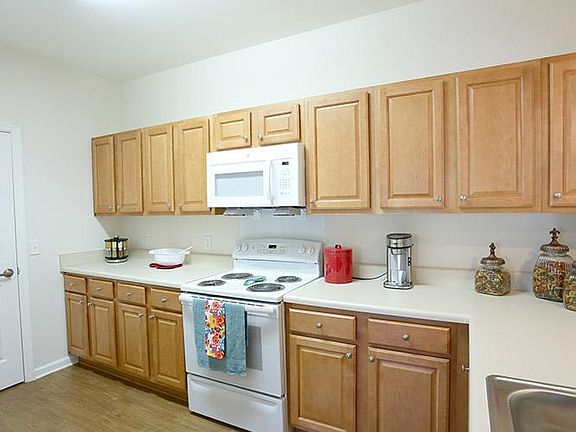 3rd image of 388 Wade Rd SE #3d6a4cab7
