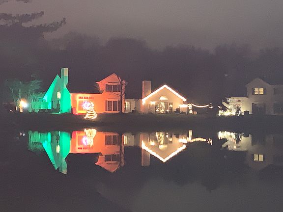 Picture of the property during XMAS showing reflection of the Pond