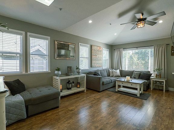 4th image of 2068 Winfield Dr #43