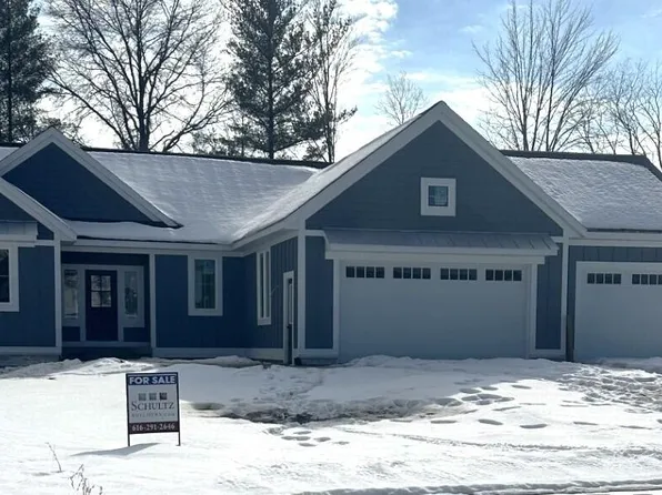 4716 Hidden Ridge Dr, Hudsonville, MI 49426
