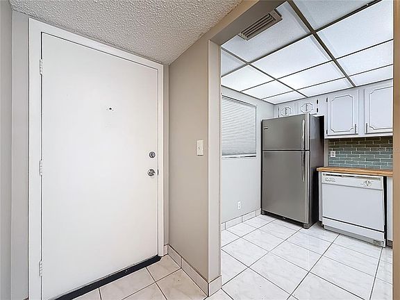 5th image of 11485 Oakhurst Rd #206