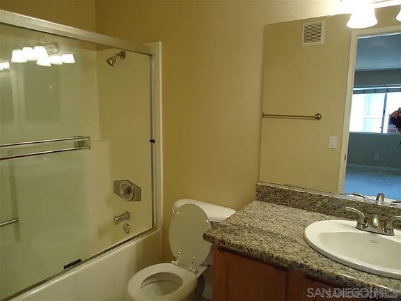 4th image of 9210 Kenwood Dr Unit F