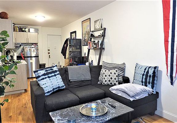 2nd image of 28 Leroy St #5