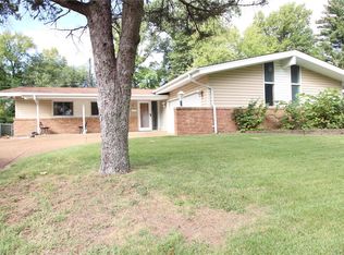 365 Waterford Dr, Florissant, MO 63033