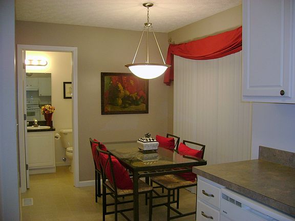 Dining area in Kitchen