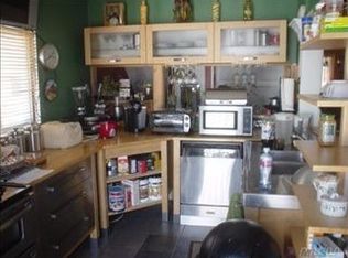 3 Sapir St, Valley Stream, NY 11580