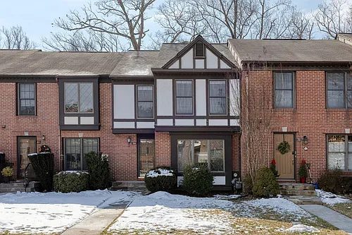 38 Tudor Ct Photo 1