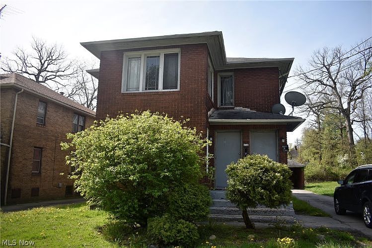 1st image of 149 W Dennick Ave
