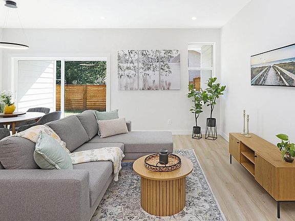 3rd image of 1505 Croation Rd #13