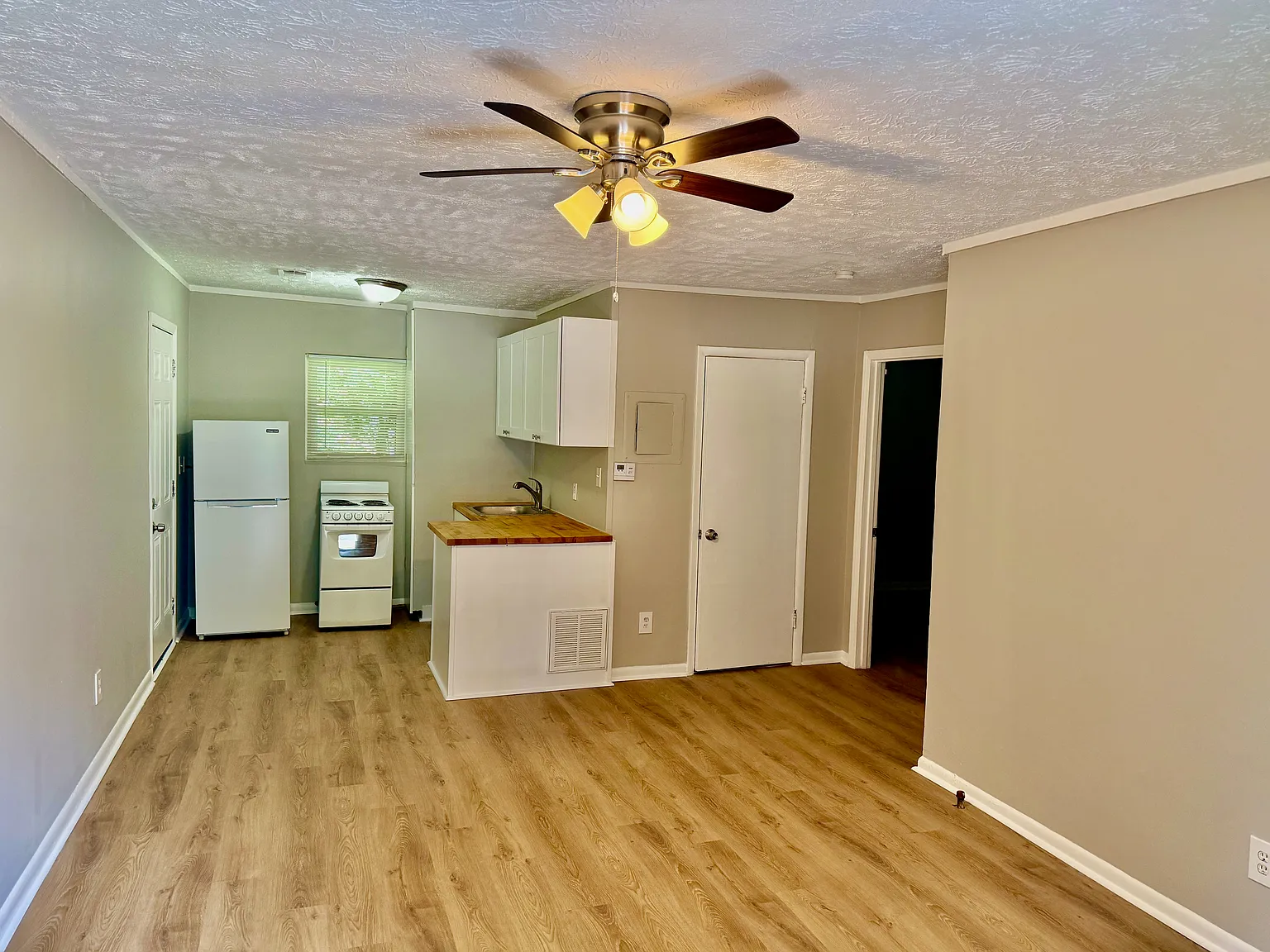 2 bed, 800 sqft, $1,250 — Photo 2