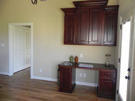 5th image of 100 Timber Lake Dr