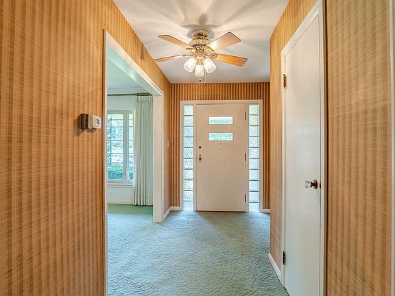 4th image of 1319 Greenfield Rd