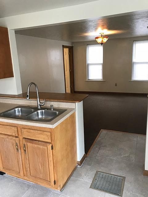 2nd image of 502 W 5th St