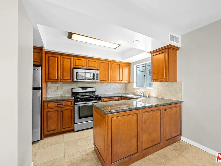 8638 Cashio St #8 — Photo 9