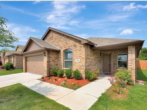 945 Loftin St, Crowley, TX 76036