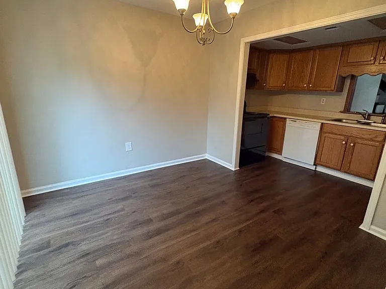 3706 E North St #M8 — Photo 9