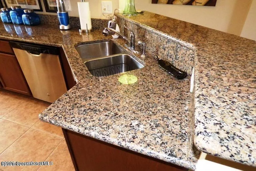 3 bed, 2.0 bath, 1529 sqft, $2,000 — Photo 4