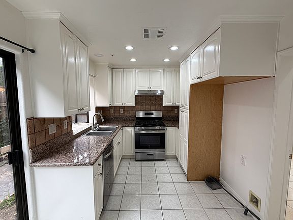 4th image of 319 California Ave