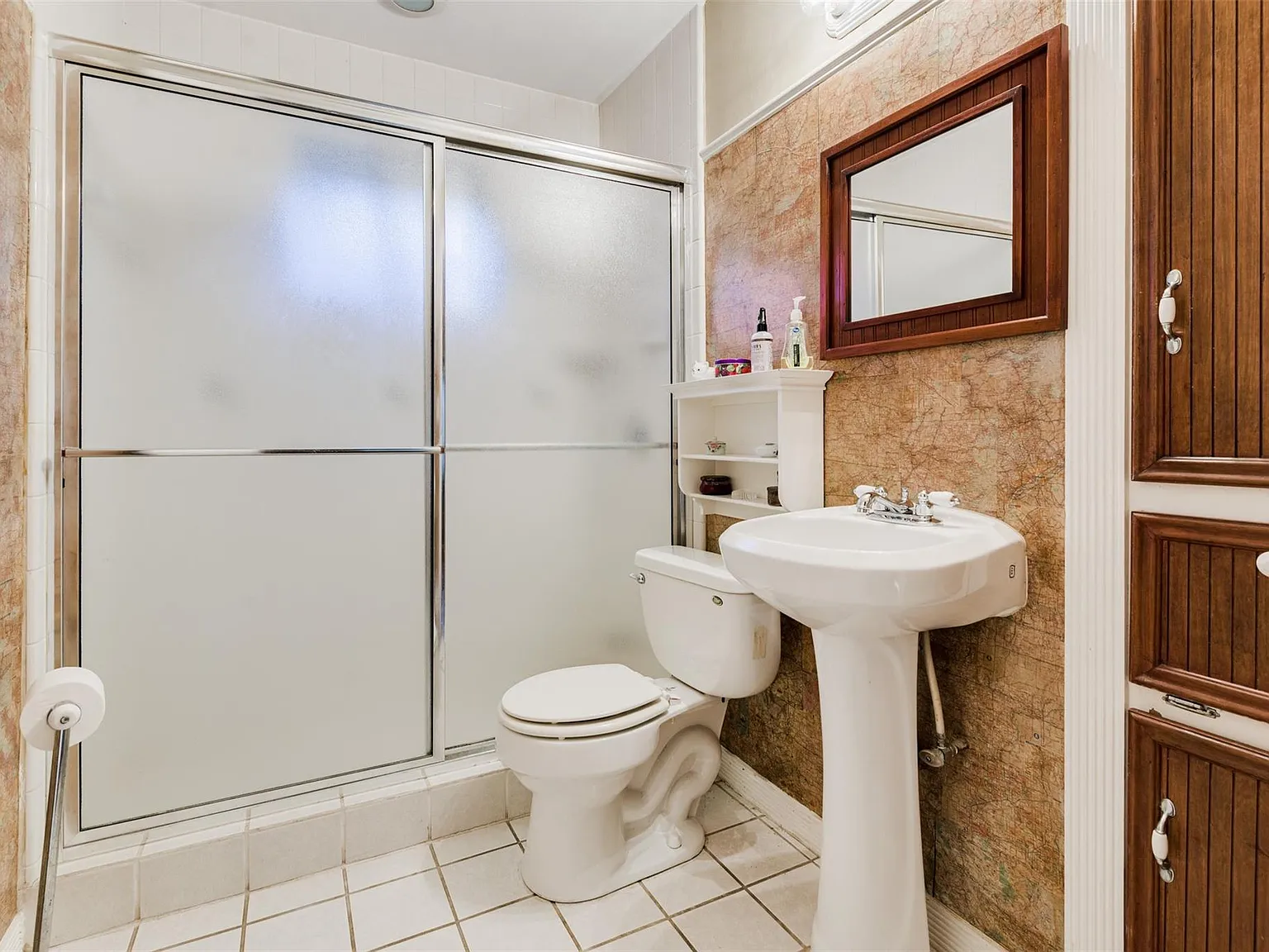 2 bed, 1.0 bath, 800 sqft, $2,200 — Photo 4