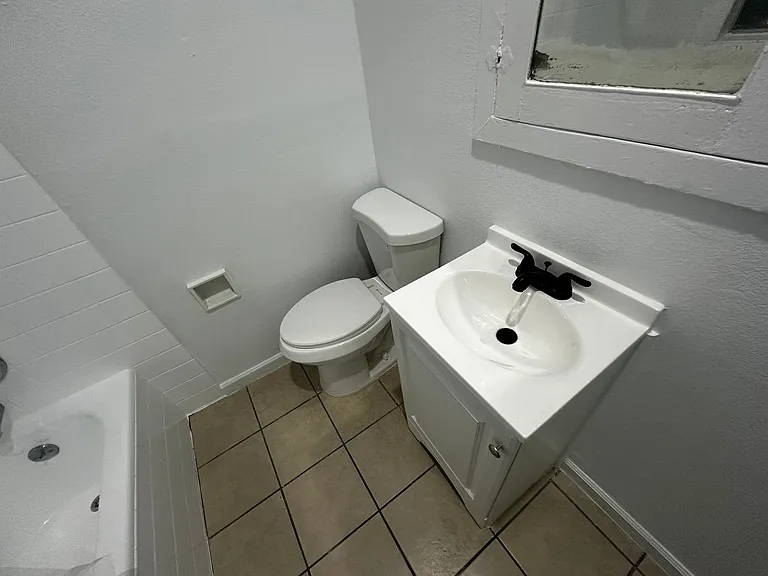 Michigan Avenue Apartments — Photo 98