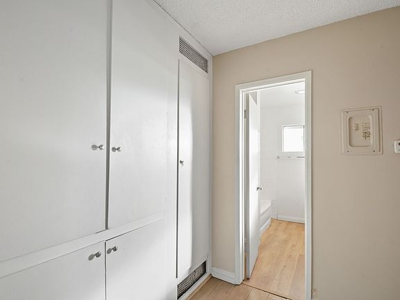 5th image of 514 E Cypress St APT 12