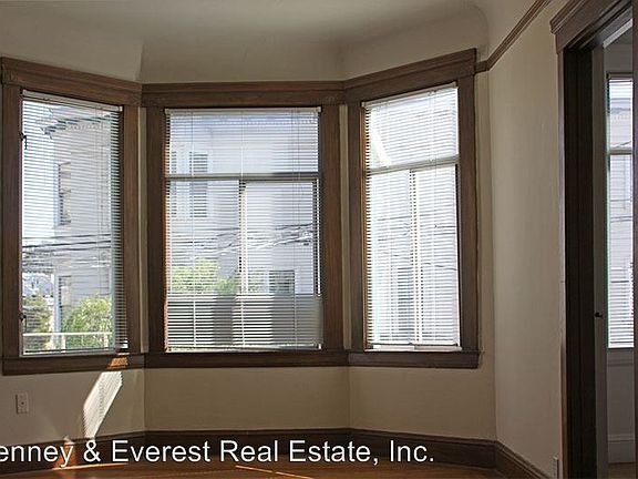 3rd image of 650 Diamond St APT 9