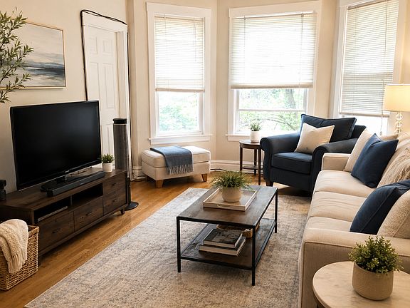 2nd image of 2429 W Leland Ave APT 2