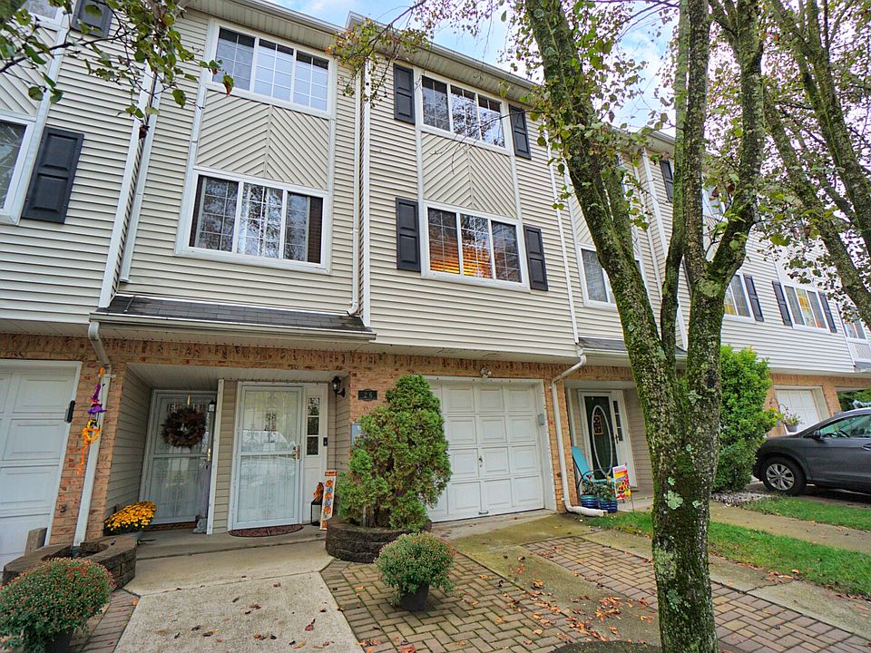 1st image of 26 White Oak Ln