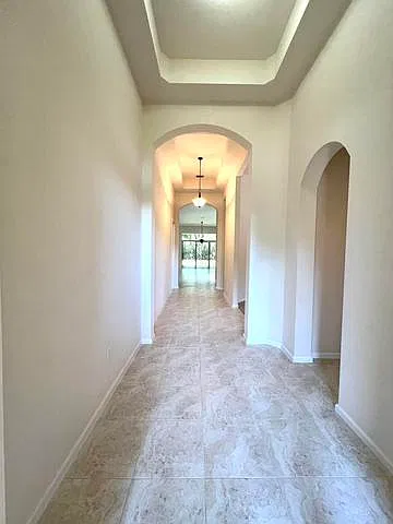 3 bed, 2300 sqft, $5,000 — Photo 2