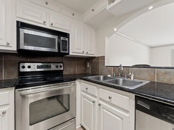 2045 N 3rd St APT 105, Baton Rouge, LA 70802