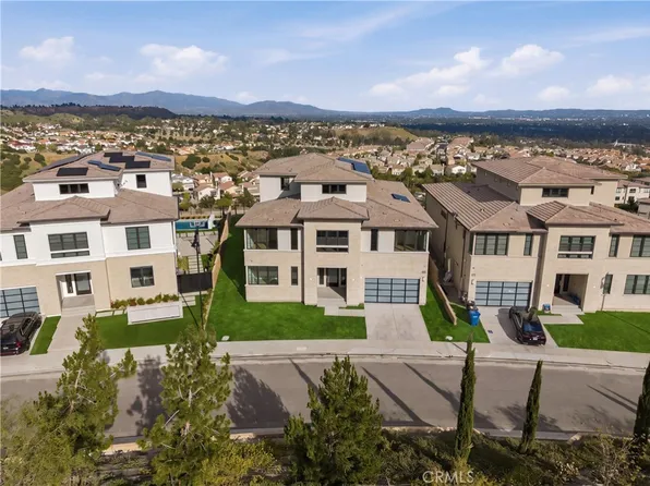 11800 N Hillsborough Ln, Porter Ranch, CA 91326