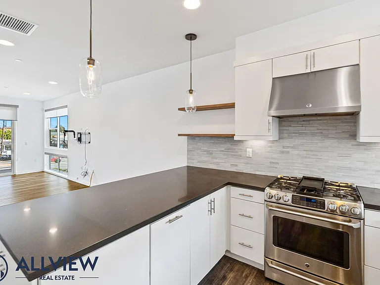 149 Mercer Way — Photo 18
