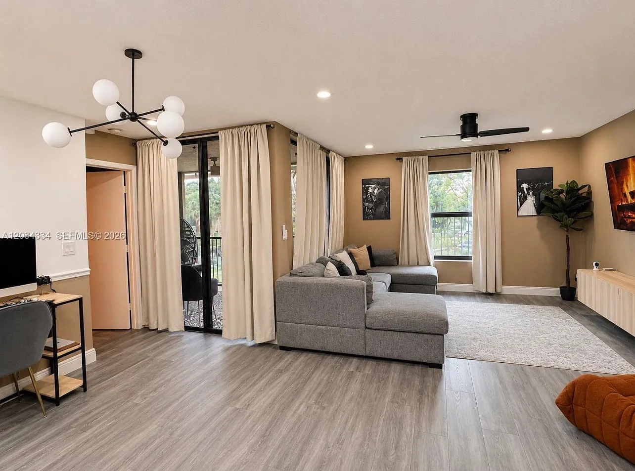 2 bed, 978 sqft, $2,350 — Photo 3