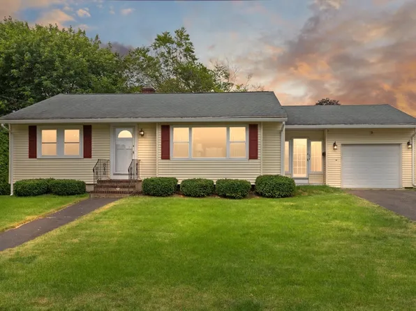 67 Lexington Ave, Haverhill, MA 01835