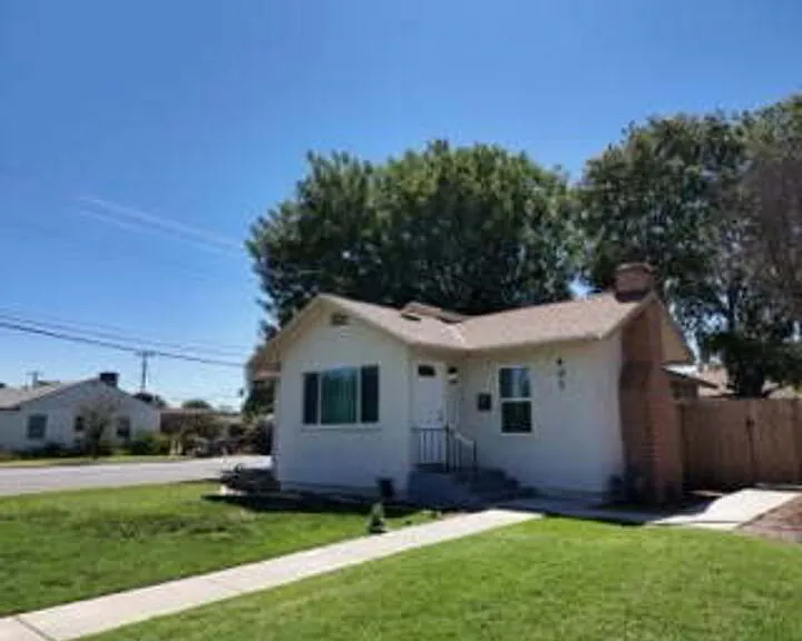 401 Cypress St — Photo 2