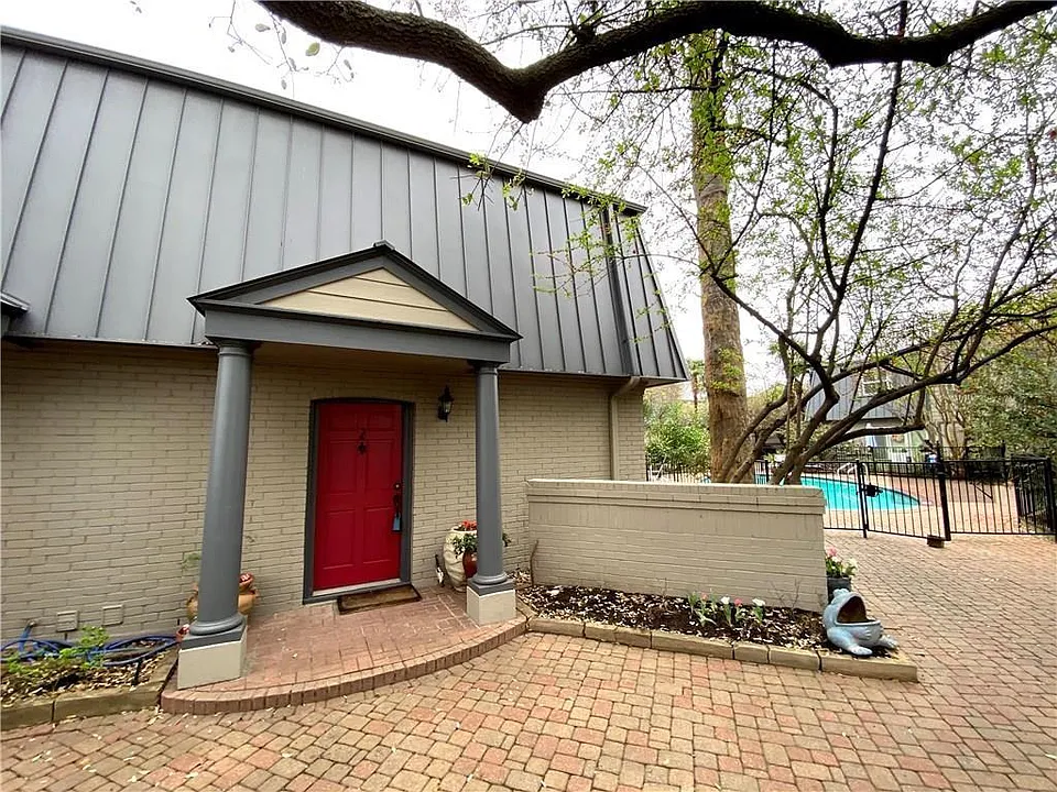 2500 Steck Ave #2